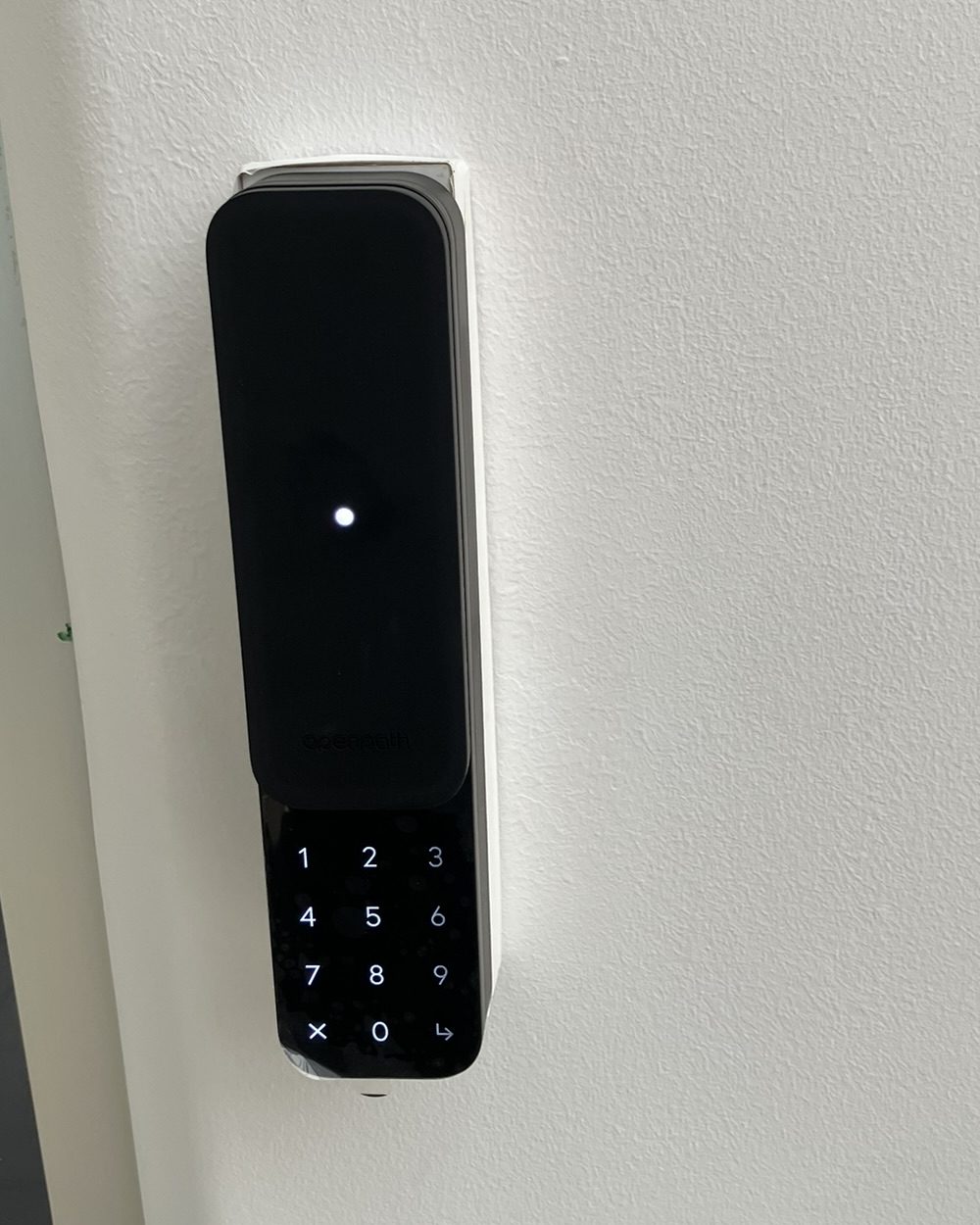 Wejście do Screen Golf otwierane linkiem z telefonu – całodobowy dostęp bez obsługi